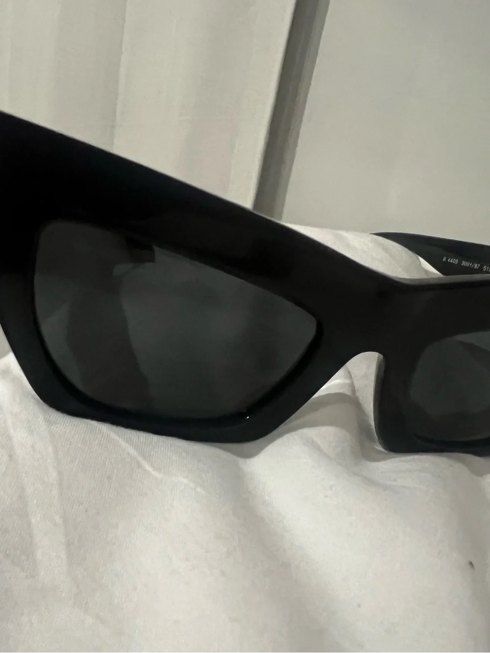Burberry Black Cat-Eye Women's Sunglasses in